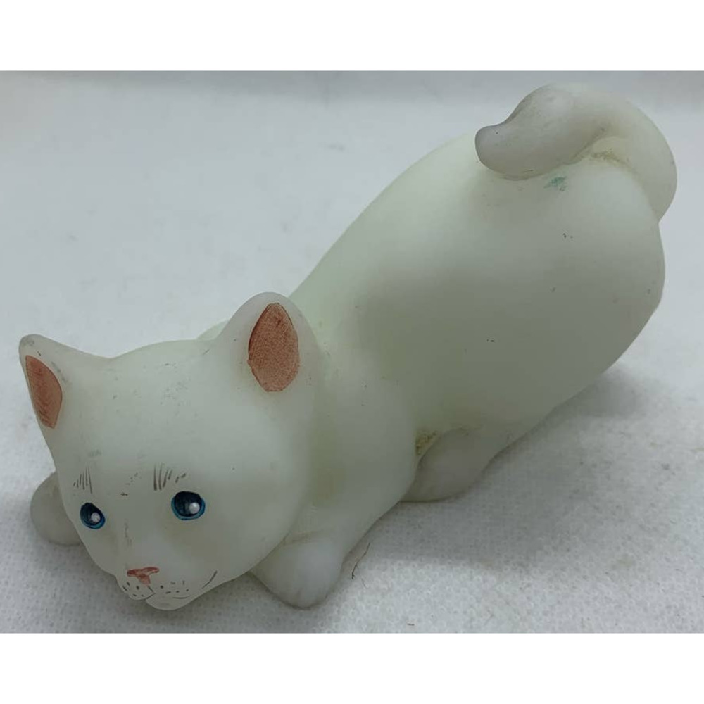Vintage Fenton Frosted Crouching Cat